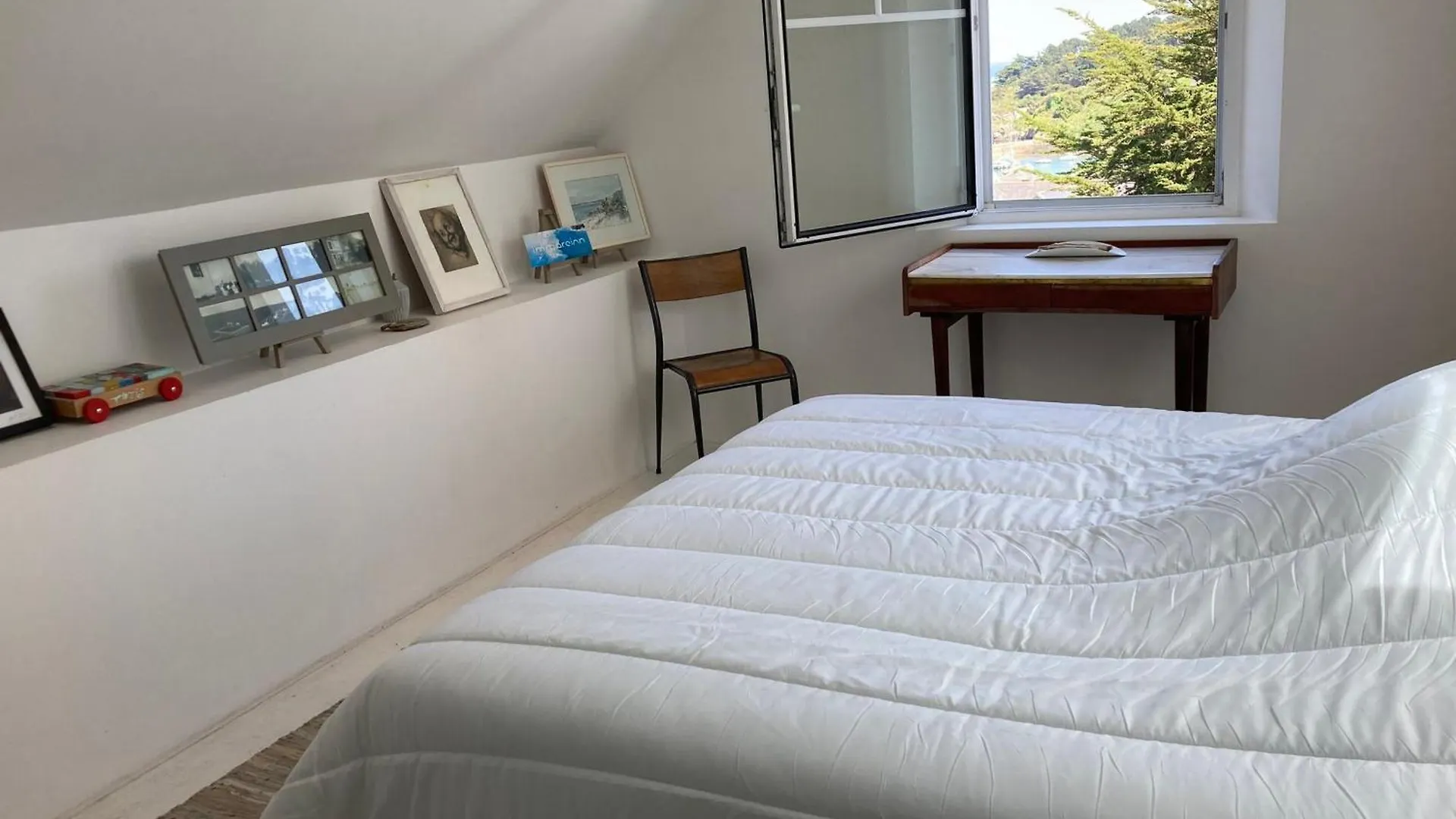 Villa Boheme Chic A Sauzon Avec Vue Mer Et Wifi - Fr-1-418-174 0*,  France